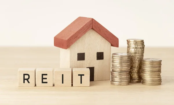 Reit Real Estate Investment Trust Concept House Model Money Wooden — Fotografia de Stock