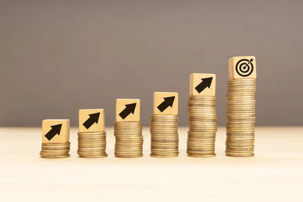 Business Wealth Achievement Goal Concept Stacking Coins Wooden Blocks Arrows — Stock Photo, Image