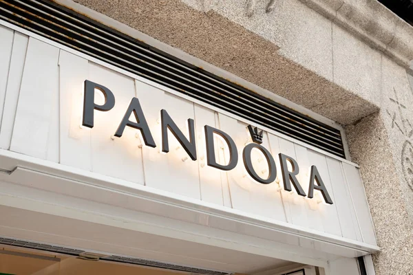 Coruna Spanyol Sephet 2022 Pandora Sign Facade Store — Stok Foto