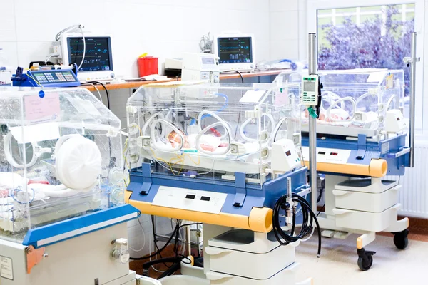 Incubator for bored kids — Stock Photo, Image