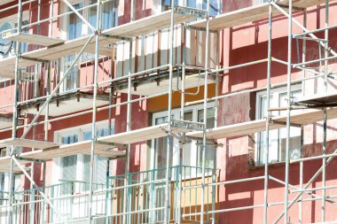 İskele üzerinde apartman