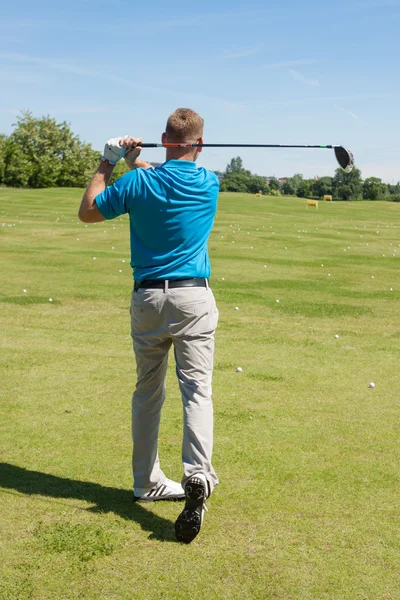 Golfa, strzelanie piłeczki do golfa — Zdjęcie stockowe