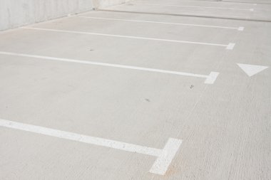 arabalar için boş park yeri