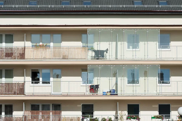 Edificio de apartamentos — Foto de Stock