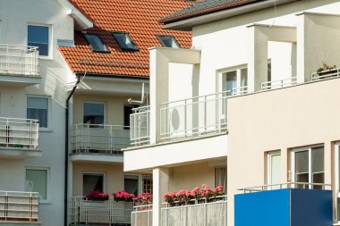 apartmanın güneşli günlerde