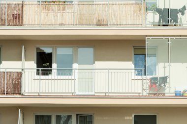 apartmanın güneşli günlerde