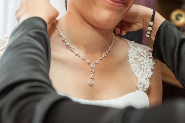 Trägt Hochzeitsschmuck — Stockfoto