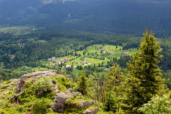 Stadens landskap szklarska poreba Polen — Stockfoto