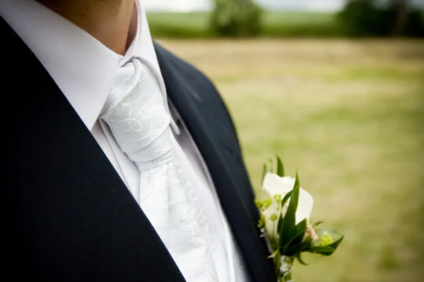 Krawatte mit Männeranzug — Stockfoto
