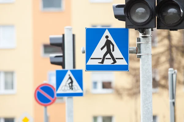 Road sign pedestrian crossing — Stock Photo, Image