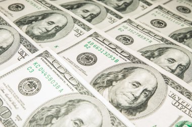 beyaz zemin üzerine Amerikan 100 ABD Doları