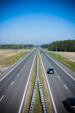 Yukarıda da görüleceği iki şeritli Otoban