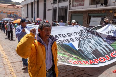 Cuzco, Peru - 08 Nisan 2014: Yargı kolları sendikası grevi sırasında gösteri ve protestolar
