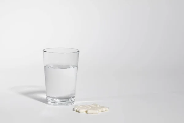 Glass Water Isolated Medicine Pills White Background Real Photo Studio — Stok Foto