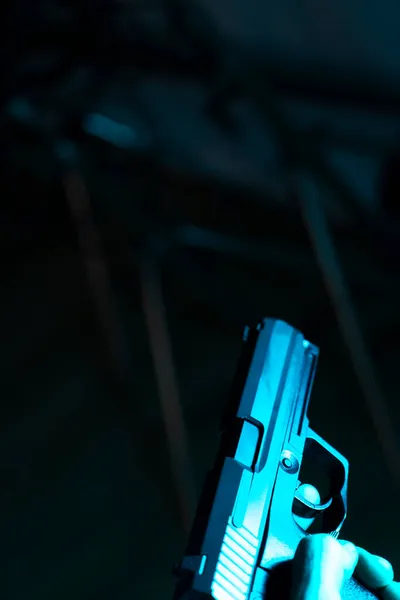 Рука Человека Пистолетом Калибра Дизайне Обложки Криминального Триллера — стоковое фото
