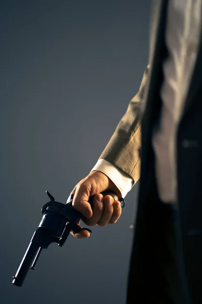 Hombre Detective Espía Asesino Sosteniendo Pistola Pistola Novela Dramática Cubierta — Foto de Stock