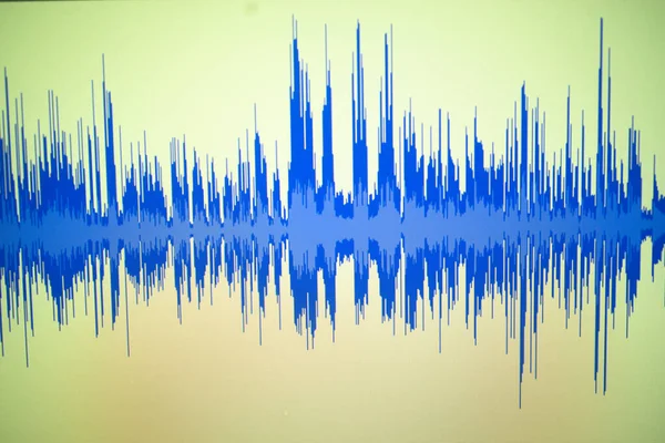 Студійний Голосовий Актор Діалог Запису Звукової Хвилі Екрані Комп Ютера — стокове фото