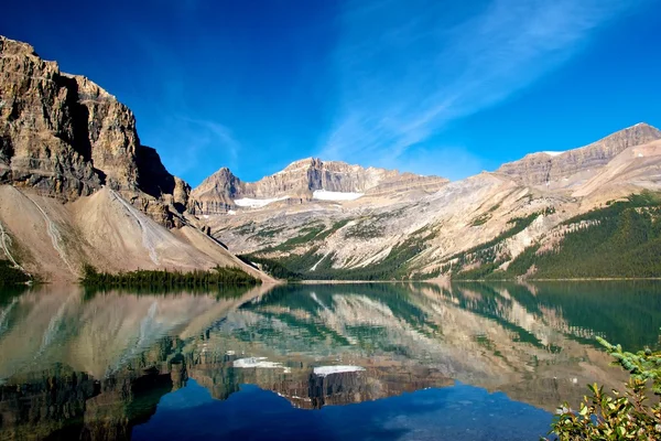 Bow Lake Reflexiones 1 — Foto de Stock