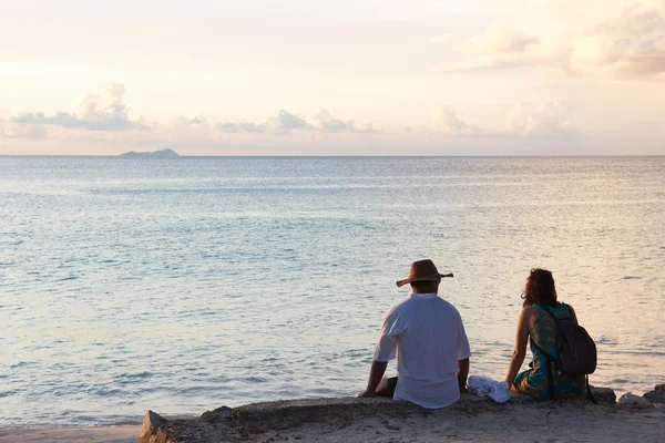 Couple at the beach 2 — Stock Photo, Image