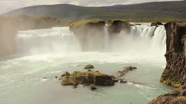 Godafoss vodopád — Stock video