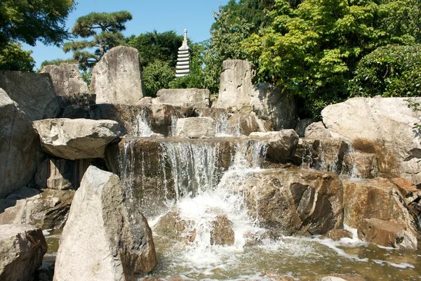 Cascatas de Jardim Japonês — Fotografia de Stock