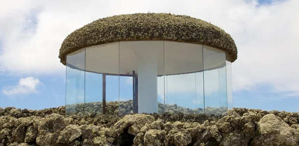 Salida entre rocas de lava — Foto de Stock