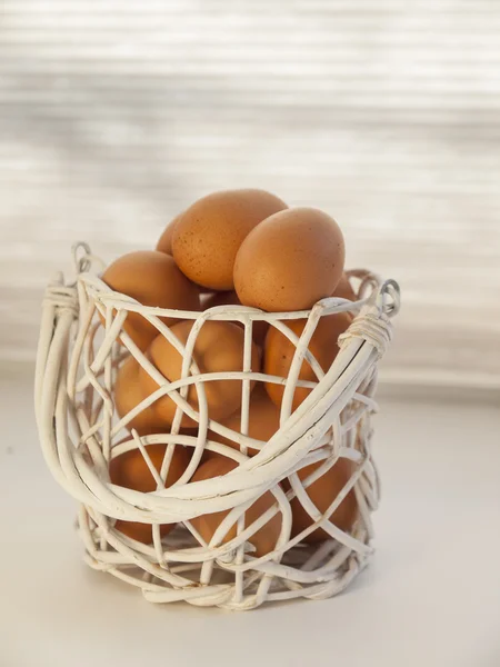Cesta de ovos — Fotografia de Stock