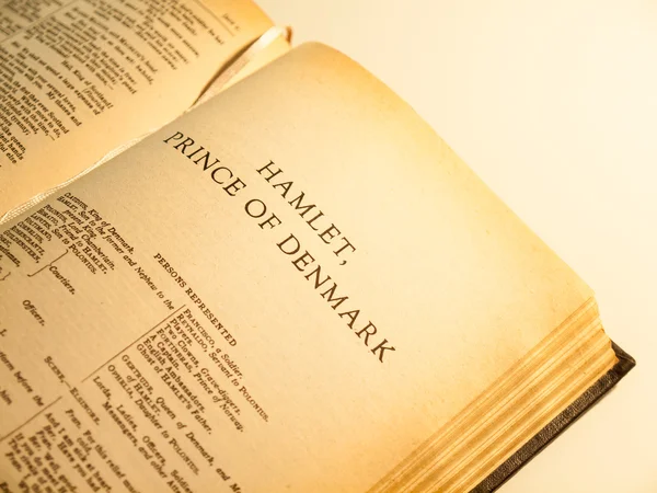 Open page of the complete works of shakespeare — Stock Photo, Image