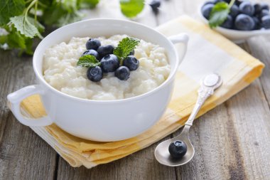 sütlaç blueberry ile