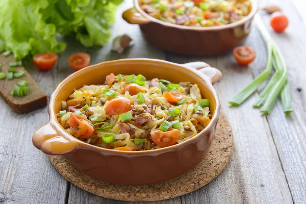 Repolho com lentilha e cenoura — Fotografia de Stock