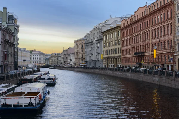 Rzeką Mojką — Zdjęcie stockowe