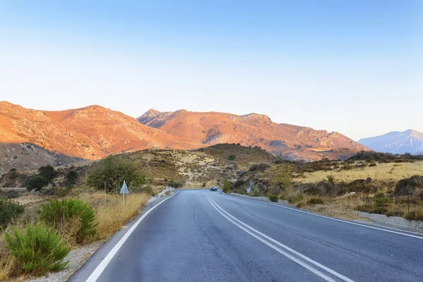 Road to mountains — Stock Photo, Image