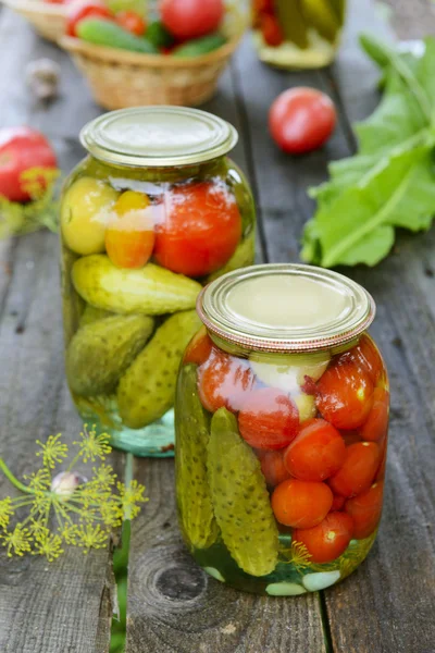 domates, salatalık ve sarımsak