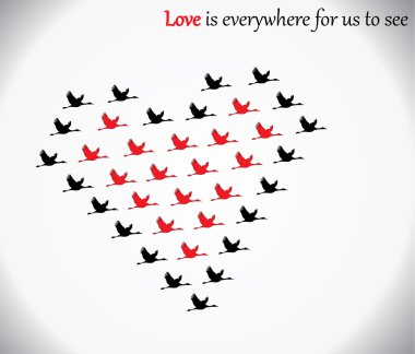 boş ve kırmızı kuğular uçan, uçan kaz ya da beyaz degrade gökyüzü arka plan kalp şeklinde uçan vinç