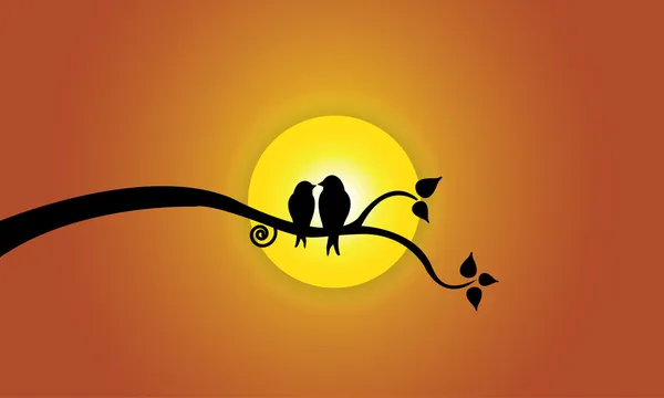 Happy Young love birds on tree branch during sunset & orange sky.  Two youthful bird silhouettes sitting on a leafy tree branch against beautiful bright yellow sun concept illustration artwork — Stock Photo, Image