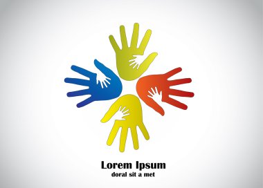 renkli insan elinin küçük çocuklar el sanat destek. dört renkli el küçük küçük çocuklar elleri destekleyici neden - toplum geliştirme kavramı için destek