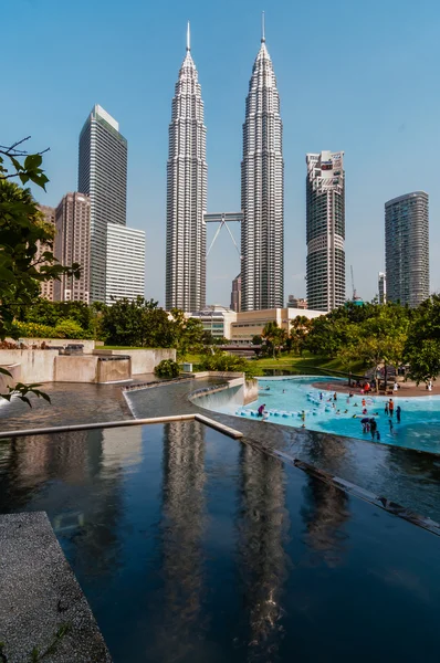 KLCC mirror from the lake — Stock Photo, Image