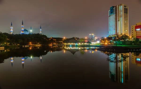 Nacht am Shah Alam See — Stockfoto