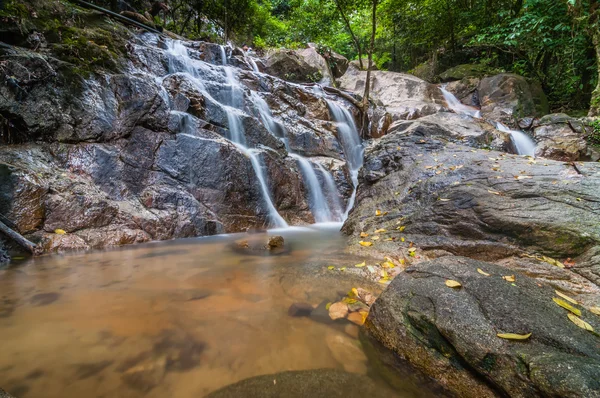 Panchur cachoeira lago kenyir — Fotografia de Stock