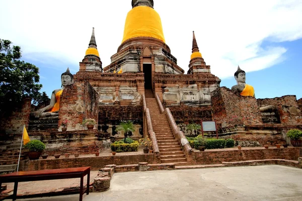 Wat Yai Chai Mongkol. —  Fotos de Stock