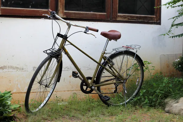 Antique bicycle — Stock Photo, Image