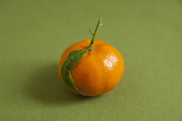 Zblízka pohled organických mandarinka — Stock fotografie