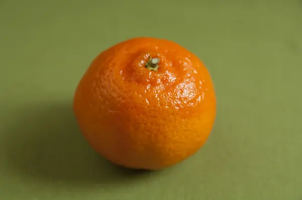 Zblízka pohled organických mandarinka — Stock fotografie