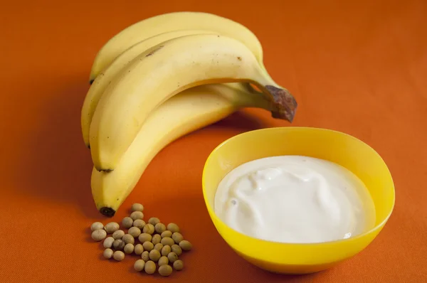 Vergrote weergave van biologische bananen soja yoghurt — Stockfoto
