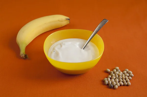 Close-up view of organic Banana Soy Yogurt — Stock Photo, Image