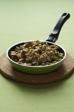 Yeşil bezelye ile yakından görmek seitan pirzola