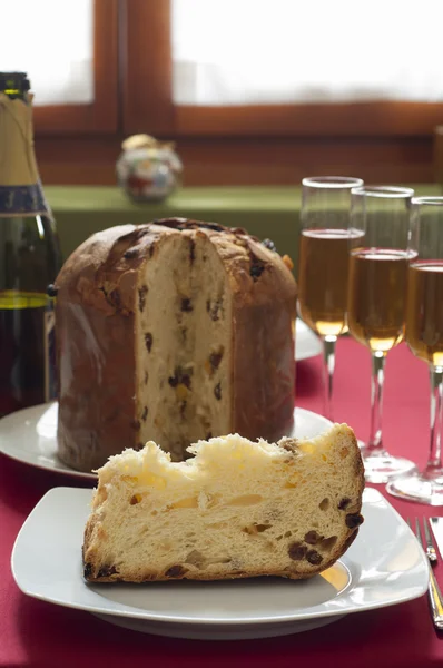 İtalyan panettone yakından görmek