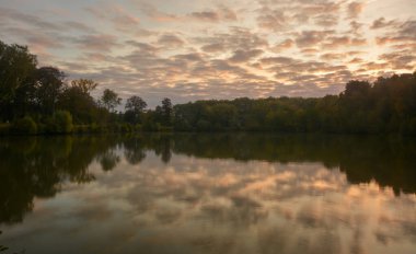 Enghien parkının güzel manzarası