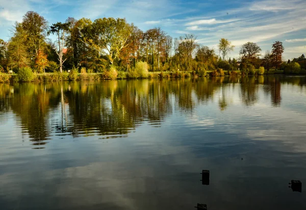 Enghien parkının güzel manzarası