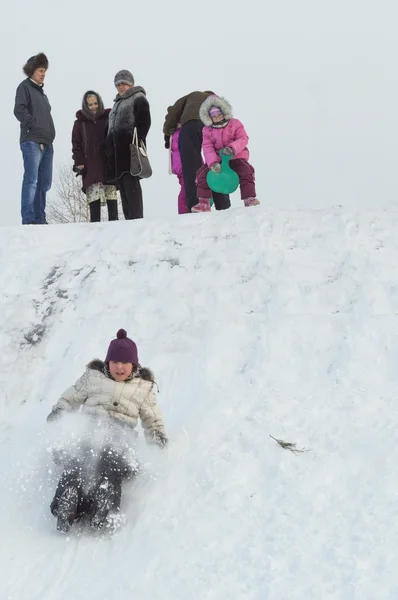 Kinder auf einem Eisberg — Stockfoto